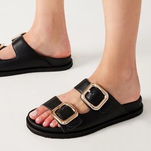 Brand New Cape Black Leather Steve Madden Sandals
With original box